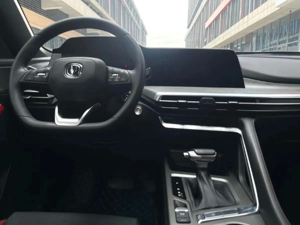 2021 ChangAn CS35 Plus 1.6L 128HP L4 5MT,autocango,china used car exporter,china ev exporter,chinese used car exporter,chinese used ev exporter