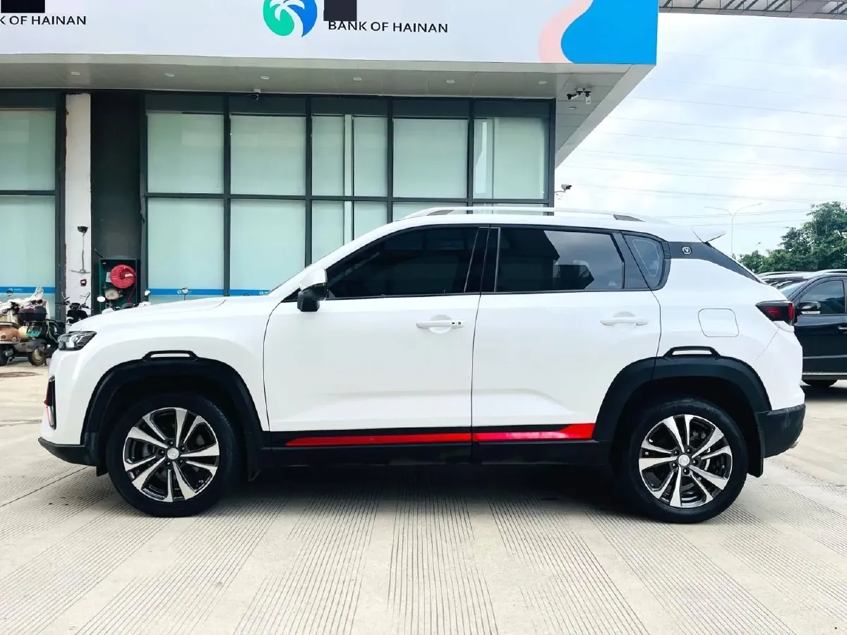 2021 ChangAn CS35 Plus 1.6L 128HP L4 5MT,autocango,china used car exporter,china ev exporter,chinese used car exporter,chinese used ev exporter