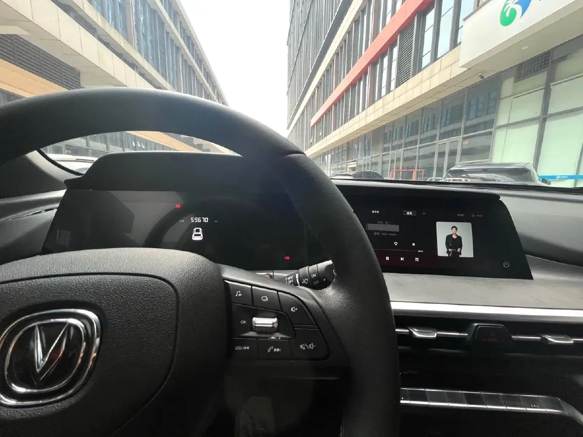 2021 ChangAn CS35 Plus 1.6L 128HP L4 5MT,autocango,china used car exporter,china ev exporter,chinese used car exporter,chinese used ev exporter