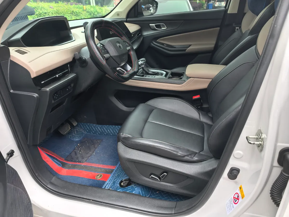 2022 ChangAn UNI-V 1.5T 188HP L4 7DCT,autocango,china used car exporter,china ev exporter,chinese used car exporter,chinese used ev exporter