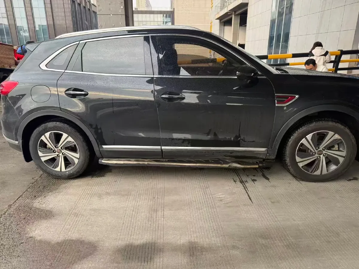 2019 HongQi HS5 2.0T 224HP L4 6AT,autocango,china used car exporter,china ev exporter,chinese used car exporter,chinese used ev exporter