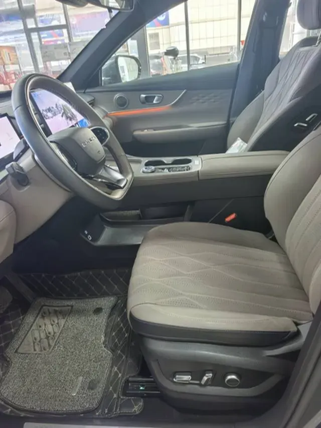 2025 Chery Tiggo 8 Plus 1.6T 197HP L4 7DCT,autocango,china used car exporter,china ev exporter,chinese used car exporter,chinese used ev exporter