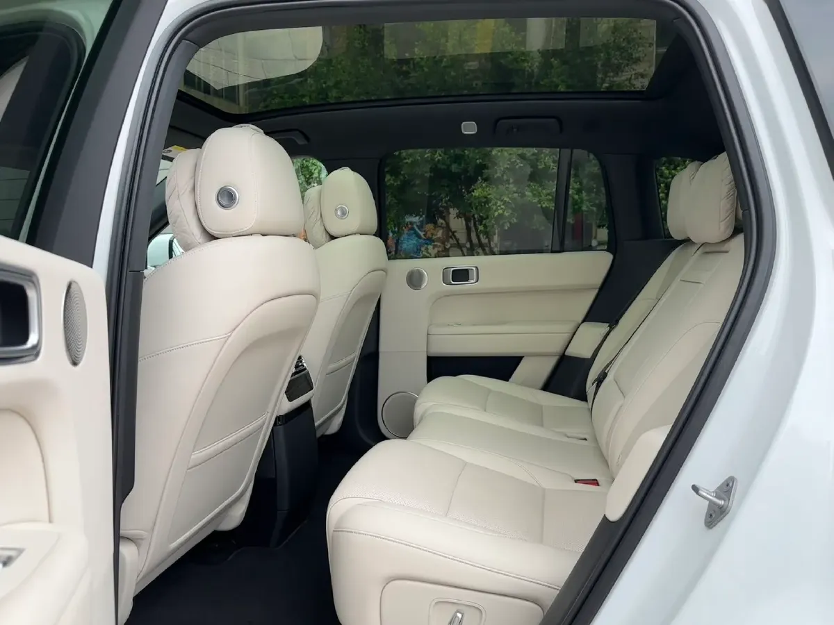 2024 Li L6 Range Extended 154HP L4 REEV 36.8KWH,autocango,china used car exporter,china ev exporter,chinese used car exporter,chinese used ev exporter