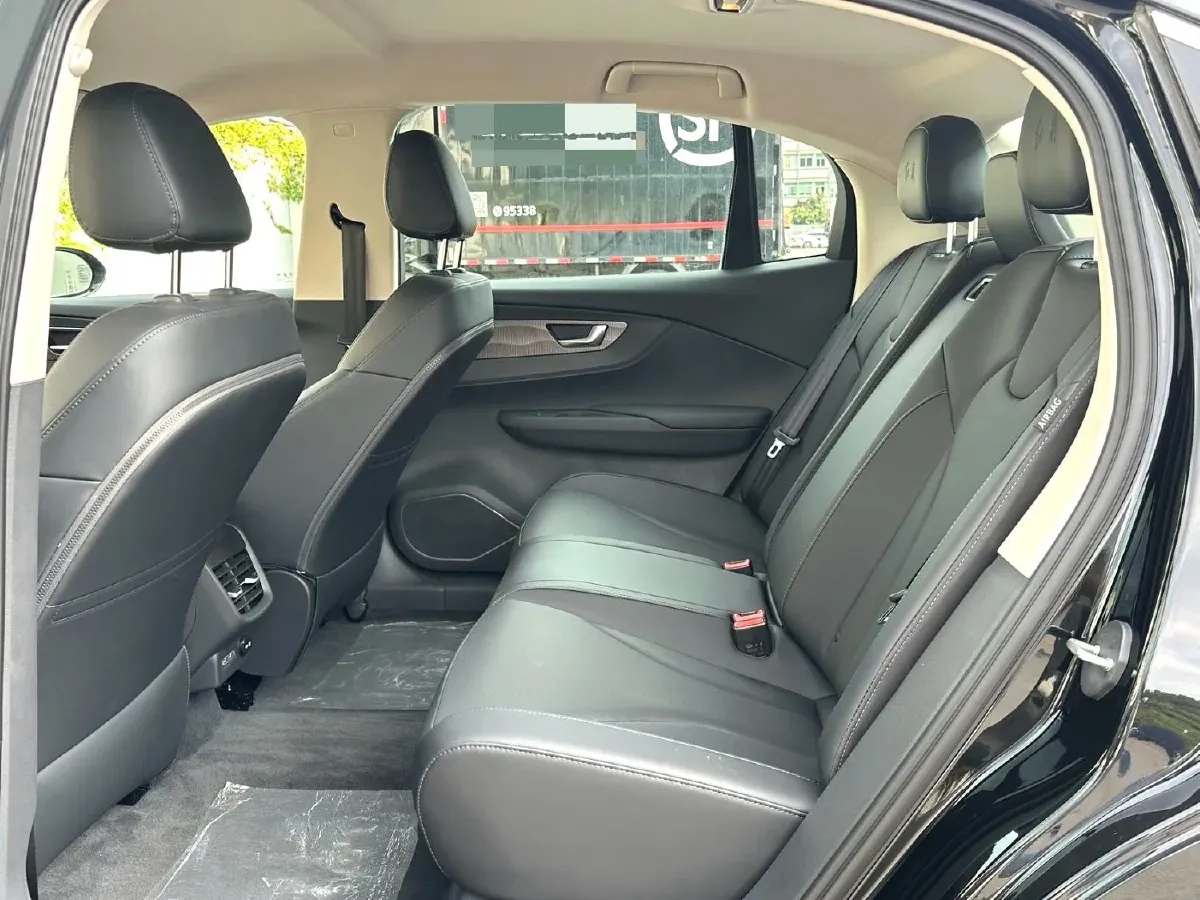 2024 HongQi E-QM5 BEV 60KWH,autocango,china used car exporter,china ev exporter,chinese used car exporter,chinese used ev exporter