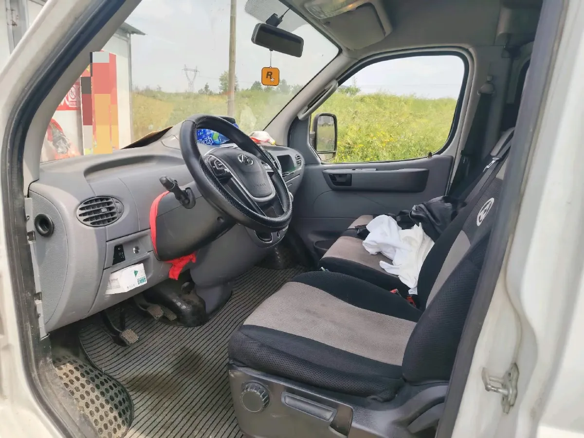 2020 MAXUS XinTu V80 2.5T 136HP L4 6MT,autocango,china used car exporter,china ev exporter,chinese used car exporter,chinese used ev exporter