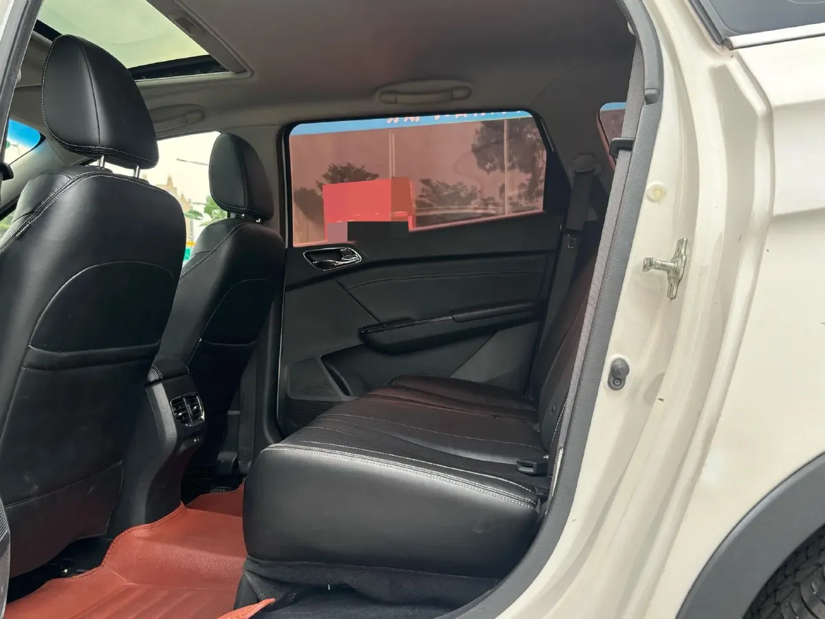 2018 BaoJun 360 1.5L 112HP L4 6MT,autocango,china used car exporter,china ev exporter,chinese used car exporter,chinese used ev exporter