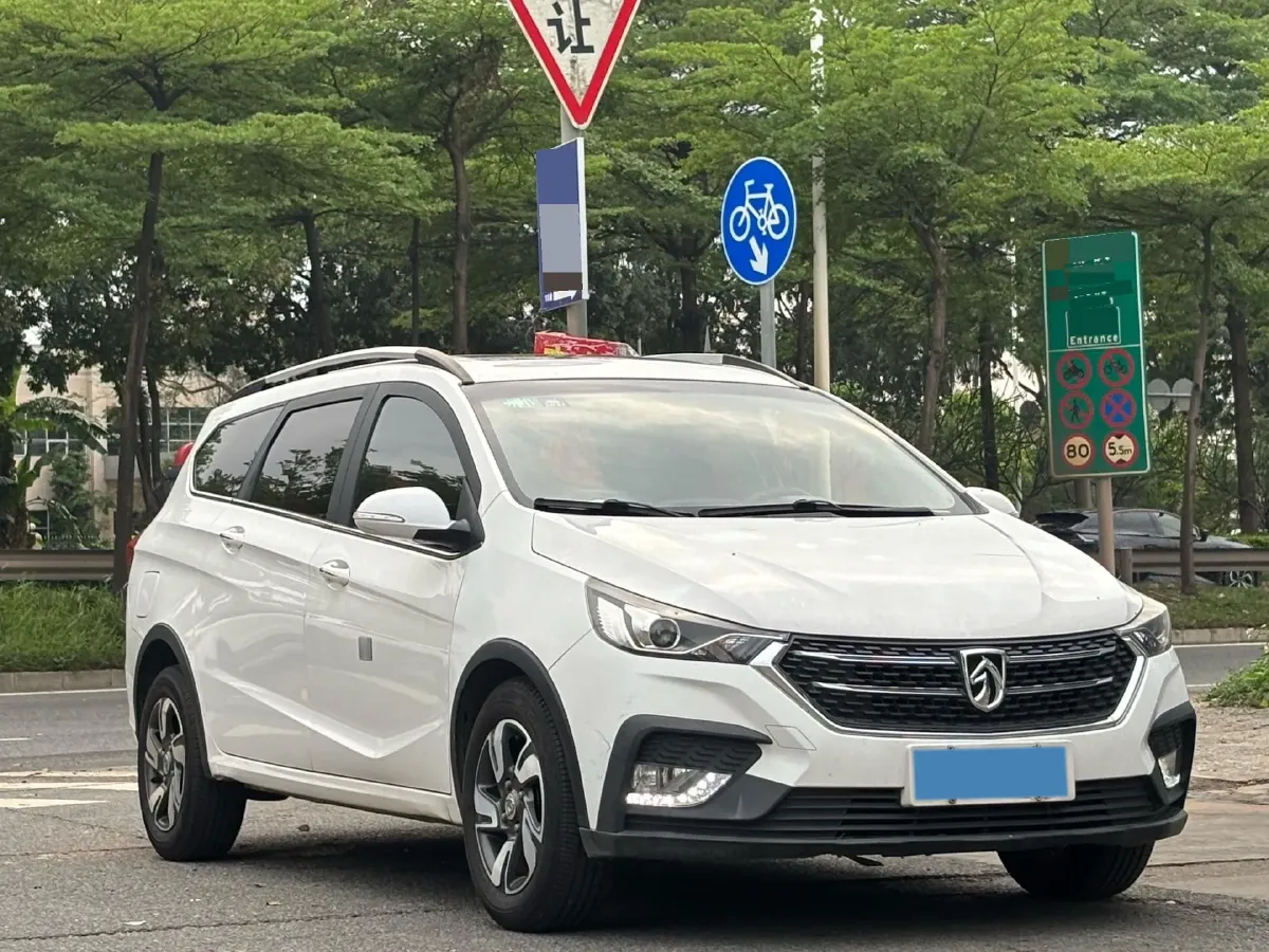 2018 BaoJun 360 1.5L 112HP L4 6MT,autocango,china used car exporter,china ev exporter,chinese used car exporter,chinese used ev exporter