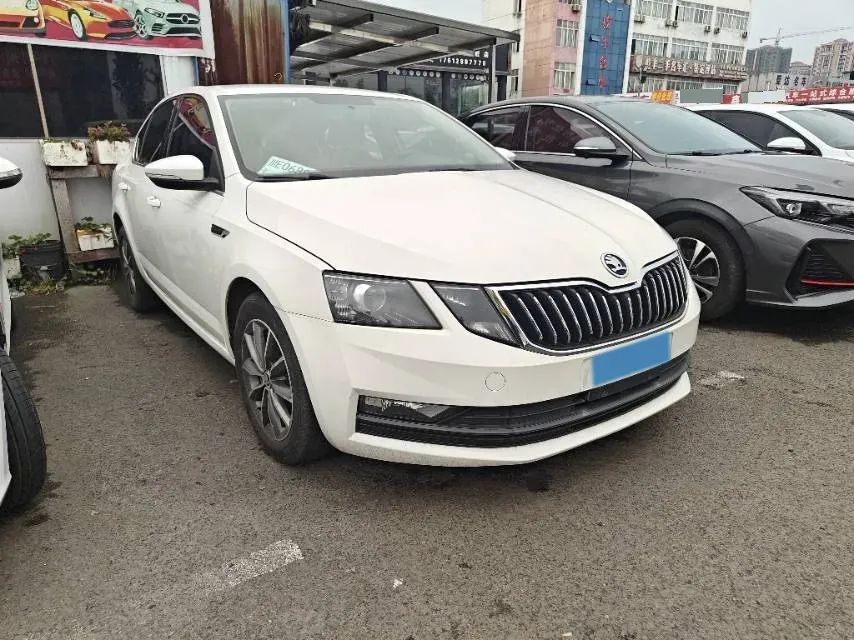 2019 Skoda Octavia 1.5L 116HP L4 6AT,autocango,china used car exporter,china ev exporter,chinese used car exporter,chinese used ev exporter