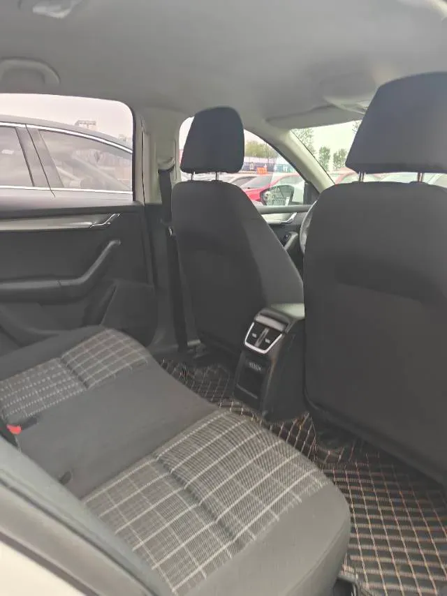 2019 Skoda Octavia 1.5L 116HP L4 6AT,autocango,china used car exporter,china ev exporter,chinese used car exporter,chinese used ev exporter