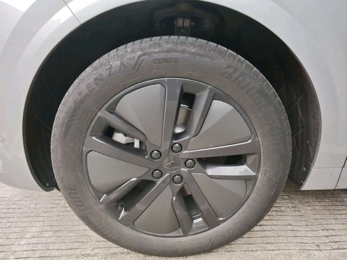 2024 Li L6 Range Extended 154HP L4 REEV 36.8KWH,autocango,china used car exporter,china ev exporter,chinese used car exporter,chinese used ev exporter