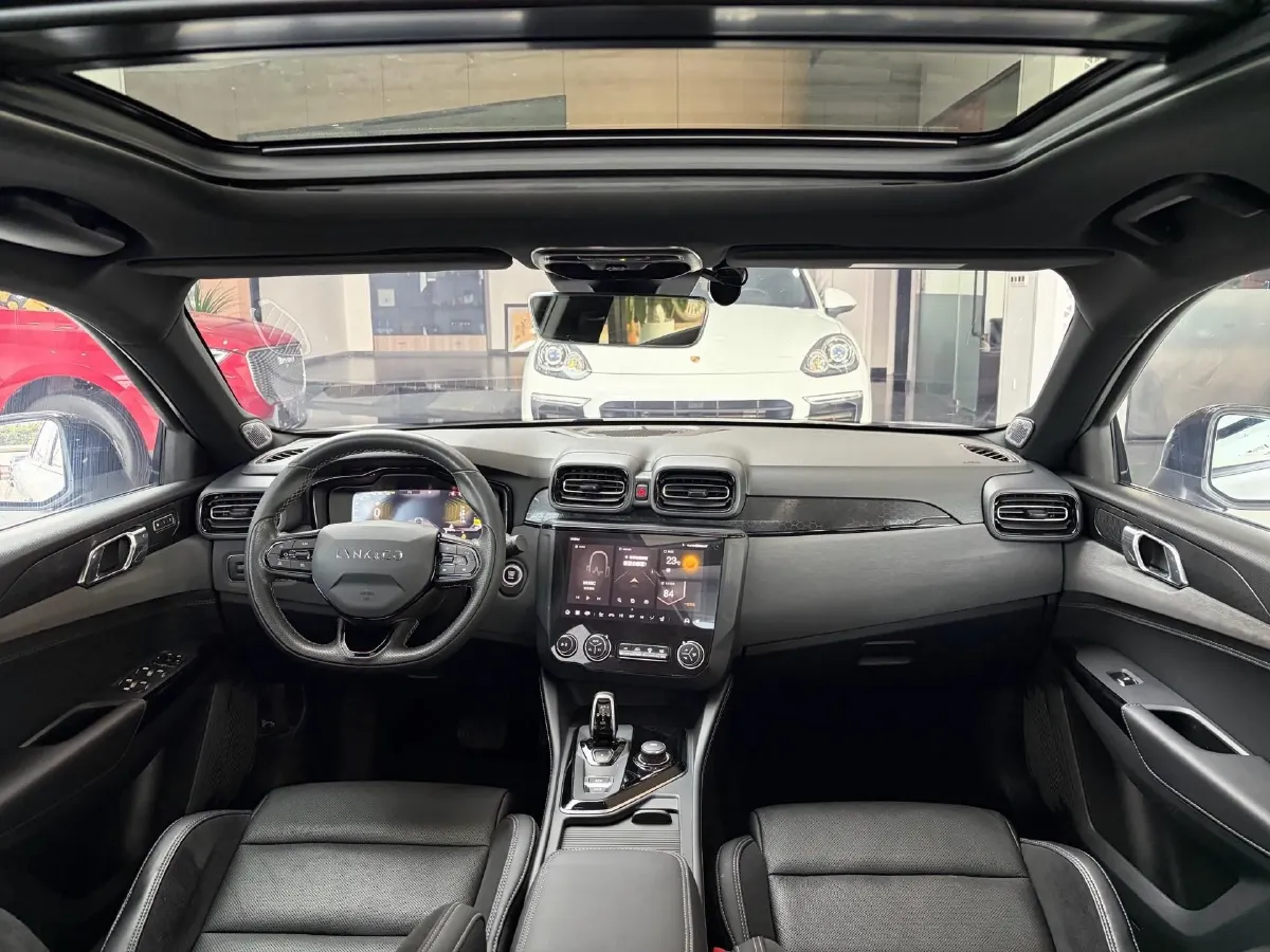 2022 LYNK&CO 03 2.0T 190HP L4 7DCT,autocango,china used car exporter,china ev exporter,chinese used car exporter,chinese used ev exporter