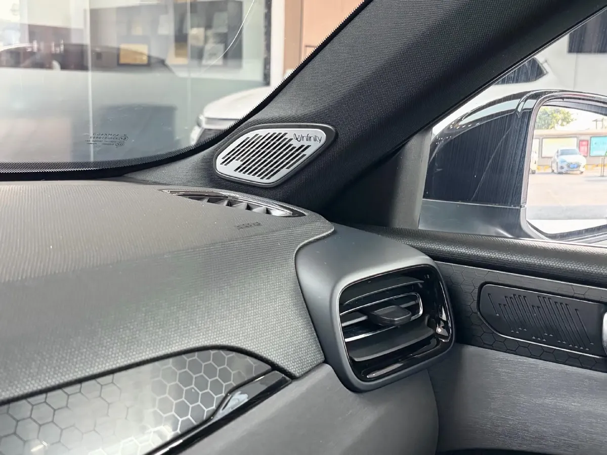 2022 LYNK&CO 03 2.0T 190HP L4 7DCT,autocango,china used car exporter,china ev exporter,chinese used car exporter,chinese used ev exporter