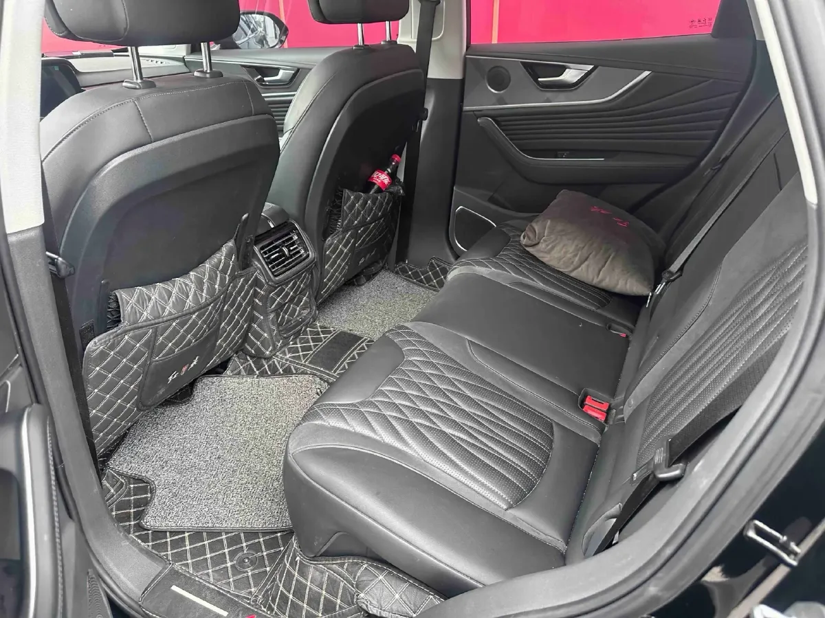 2023 HongQi HS5 2.0T 252HP L4 8AT,autocango,china used car exporter,china ev exporter,chinese used car exporter,chinese used ev exporter