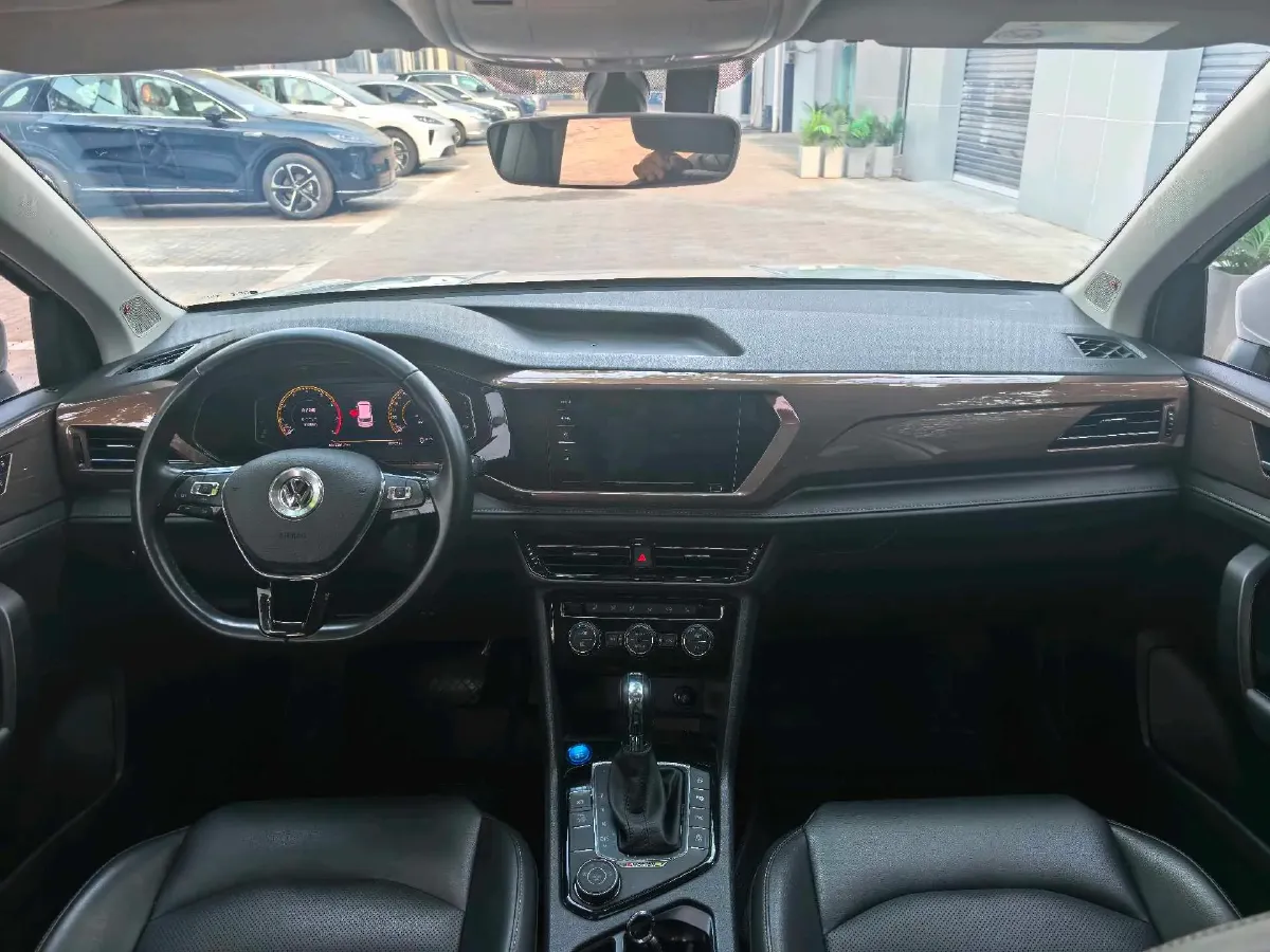 2020 Volkswagen Tharu 2.0T 186HP L4 7DCT,autocango,china used car exporter,china ev exporter,chinese used car exporter,chinese used ev exporter