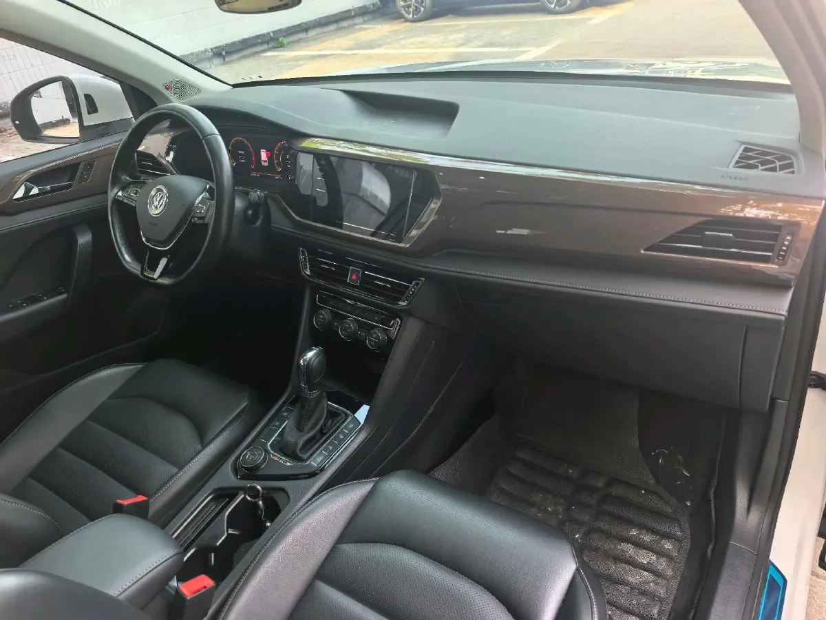 2020 Volkswagen Tharu 2.0T 186HP L4 7DCT,autocango,china used car exporter,china ev exporter,chinese used car exporter,chinese used ev exporter