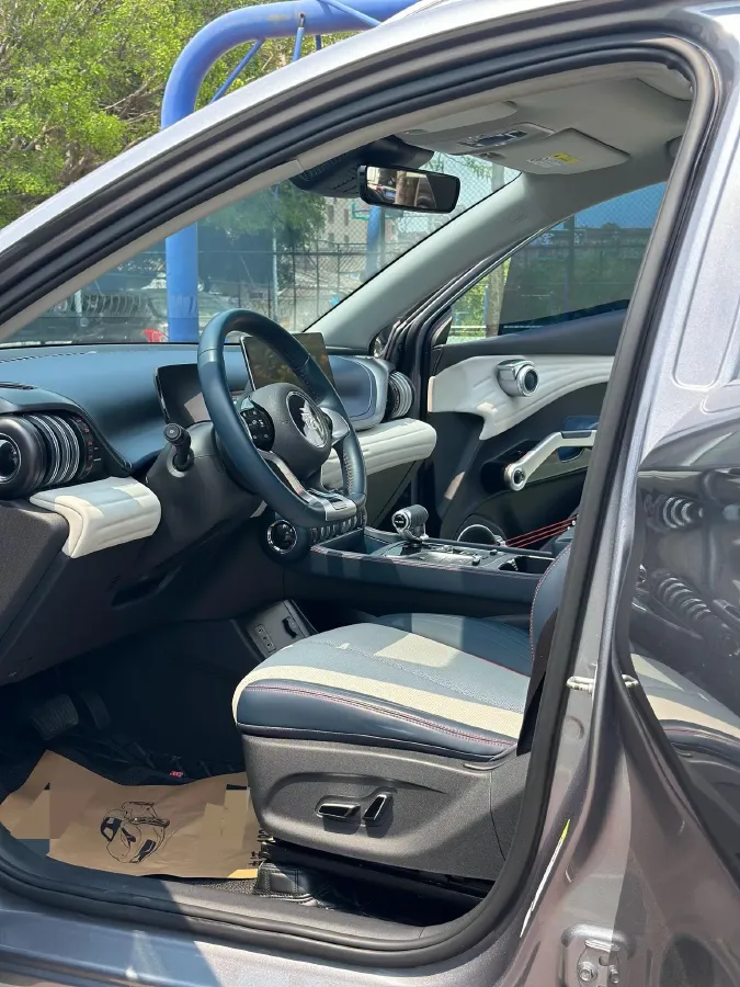 2022 Roewe RX5 MAX 1.5T 181HP L4 6AT,autocango,china used car exporter,china ev exporter,chinese used car exporter,chinese used ev exporter