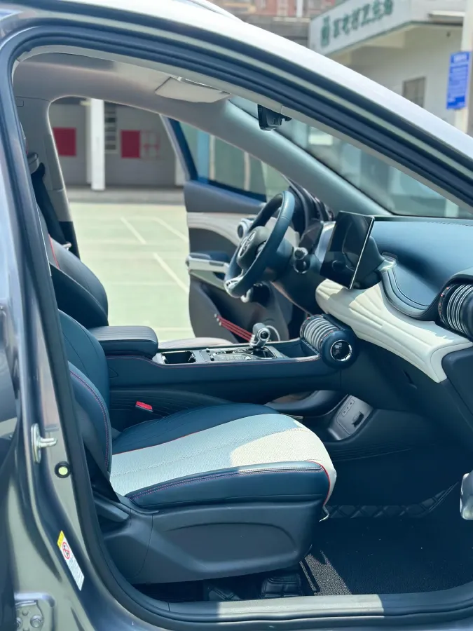 2022 Roewe RX5 MAX 1.5T 181HP L4 6AT,autocango,china used car exporter,china ev exporter,chinese used car exporter,chinese used ev exporter