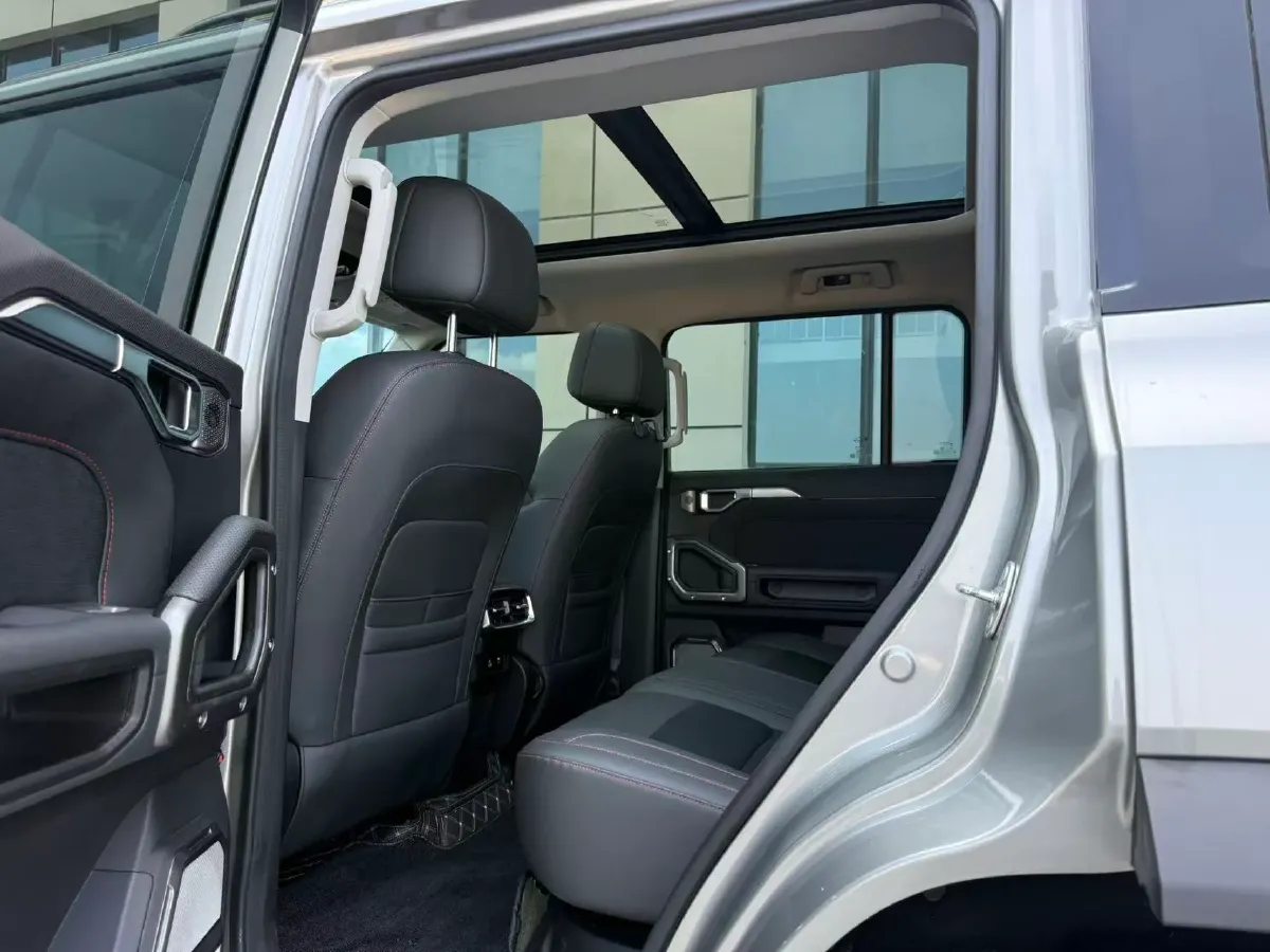 2023 Jetour Traveller 2.0T 254HP L4 7DCT,autocango,china used car exporter,china ev exporter,chinese used car exporter,chinese used ev exporter