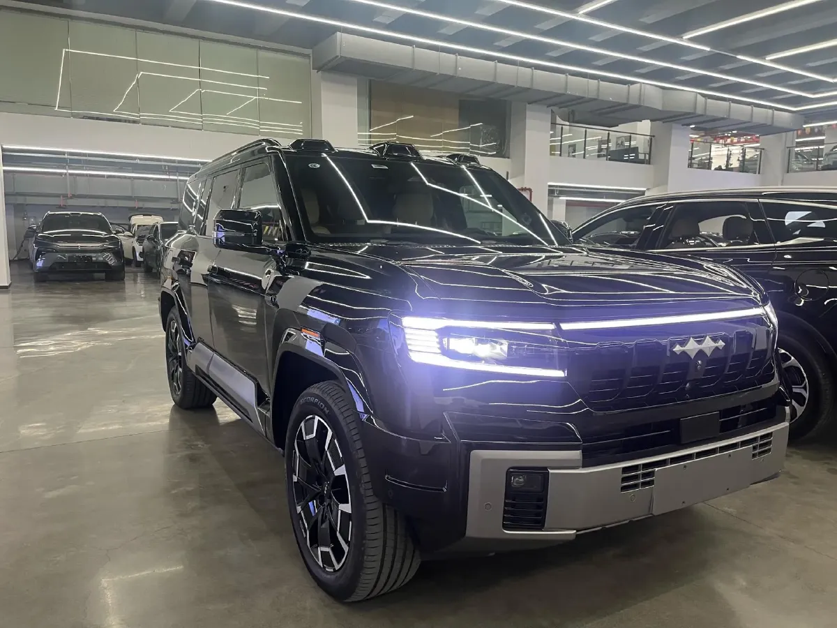 2025 FangChengBao Bao 8 2.0T 245HP L4 E-CVT PHEV 36.8KWH,autocango,china used car exporter,china ev exporter,chinese used car exporter,chinese used ev exporter