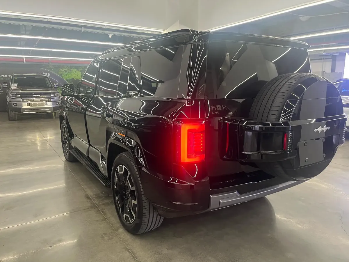 2025 FangChengBao Bao 8 2.0T 245HP L4 E-CVT PHEV 36.8KWH,autocango,china used car exporter,china ev exporter,chinese used car exporter,chinese used ev exporter