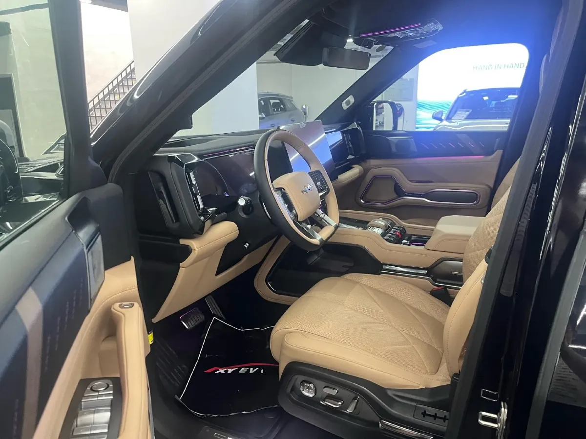 2025 FangChengBao Bao 8 2.0T 245HP L4 E-CVT PHEV 36.8KWH,autocango,china used car exporter,china ev exporter,chinese used car exporter,chinese used ev exporter