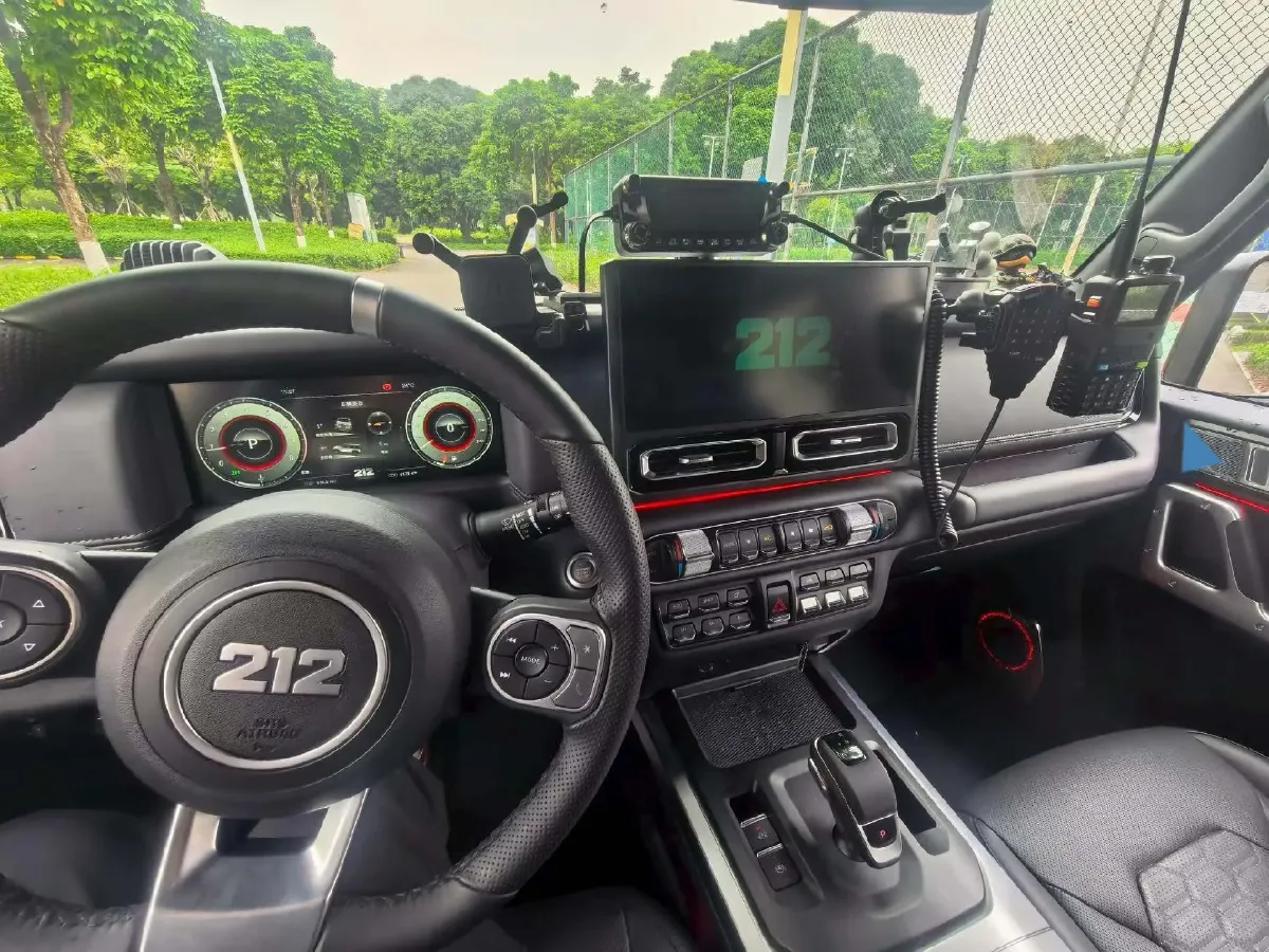 2025 212 212 T01 2.0T 252HP L4 8AT,autocango,china used car exporter,china ev exporter,chinese used car exporter,chinese used ev exporter