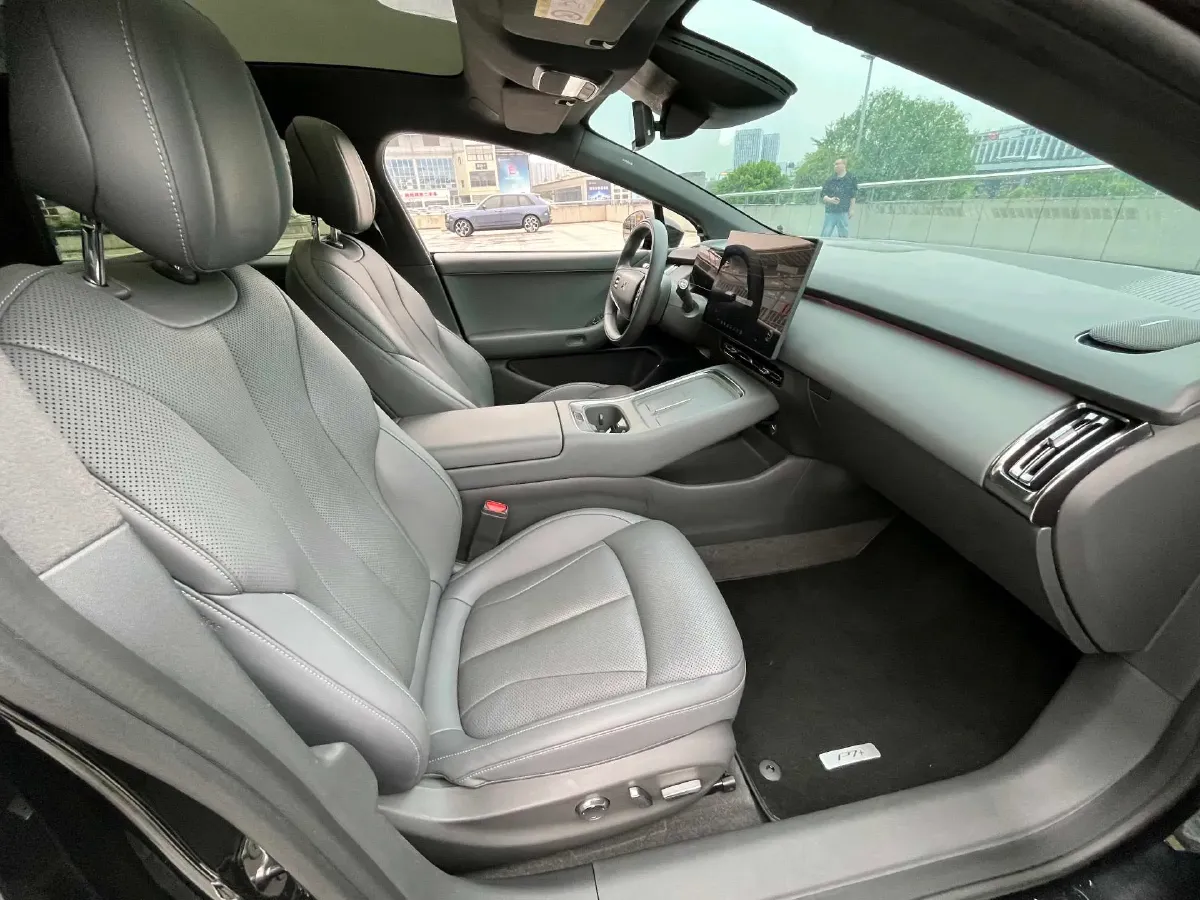 2024 Xpeng P7+ BEV 60.7KWH,autocango,china used car exporter,china ev exporter,chinese used car exporter,chinese used ev exporter