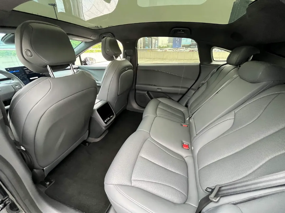 2024 Xpeng P7+ BEV 60.7KWH,autocango,china used car exporter,china ev exporter,chinese used car exporter,chinese used ev exporter