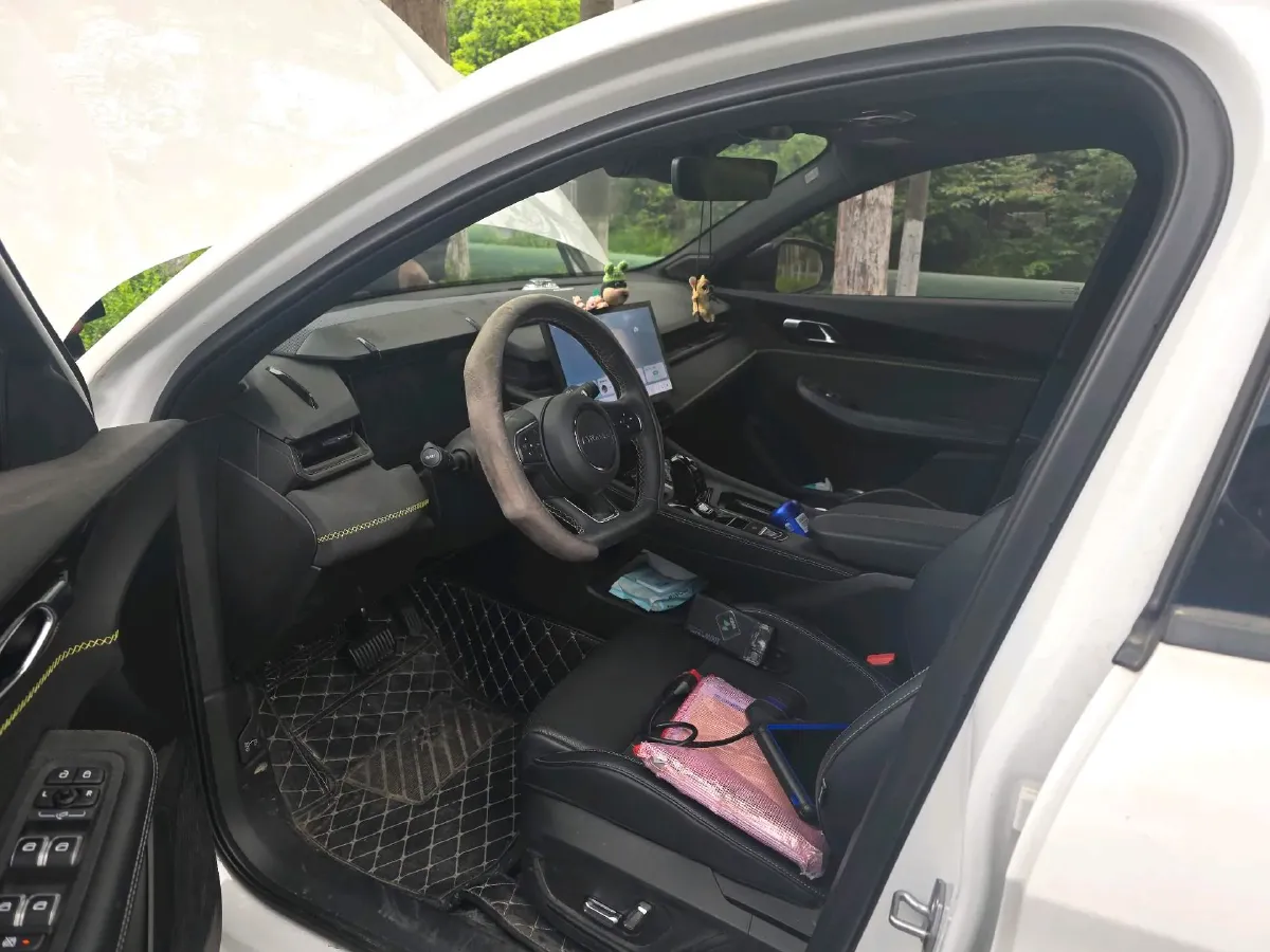 2023 MAXUS G50 1.5T 181HP L4 7DCT,autocango,china used car exporter,china ev exporter,chinese used car exporter,chinese used ev exporter