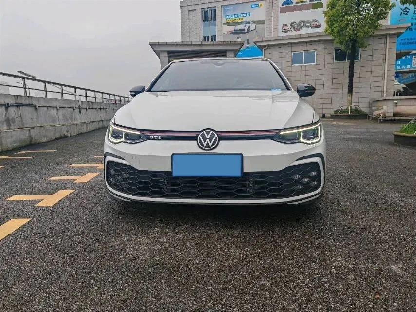 2023 Volkswagen GolfGTI 2.0T 220HP L4 7DCT,autocango,china used car exporter,china ev exporter,chinese used car exporter,chinese used ev exporter