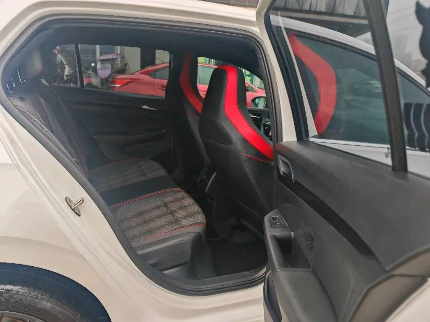 2023 Volkswagen GolfGTI 2.0T 220HP L4 7DCT,autocango,china used car exporter,china ev exporter,chinese used car exporter,chinese used ev exporter