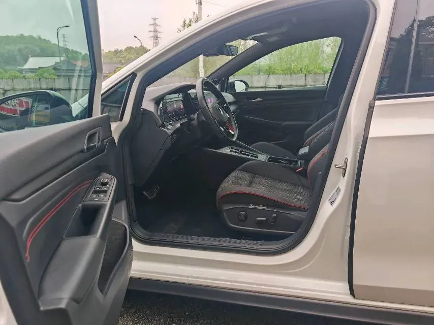 2023 Volkswagen GolfGTI 2.0T 220HP L4 7DCT,autocango,china used car exporter,china ev exporter,chinese used car exporter,chinese used ev exporter