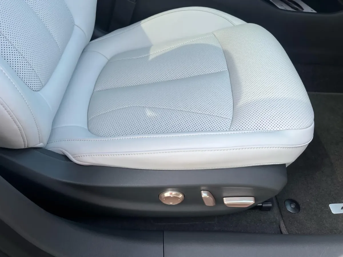 2024 Xpeng P7+ BEV 60.7KWH,autocango,china used car exporter,china ev exporter,chinese used car exporter,chinese used ev exporter