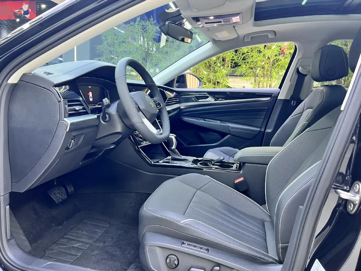 2025 Volkswagen Passat 2.0T 186HP L4 7DCT,autocango,china used car exporter,china ev exporter,chinese used car exporter,chinese used ev exporter