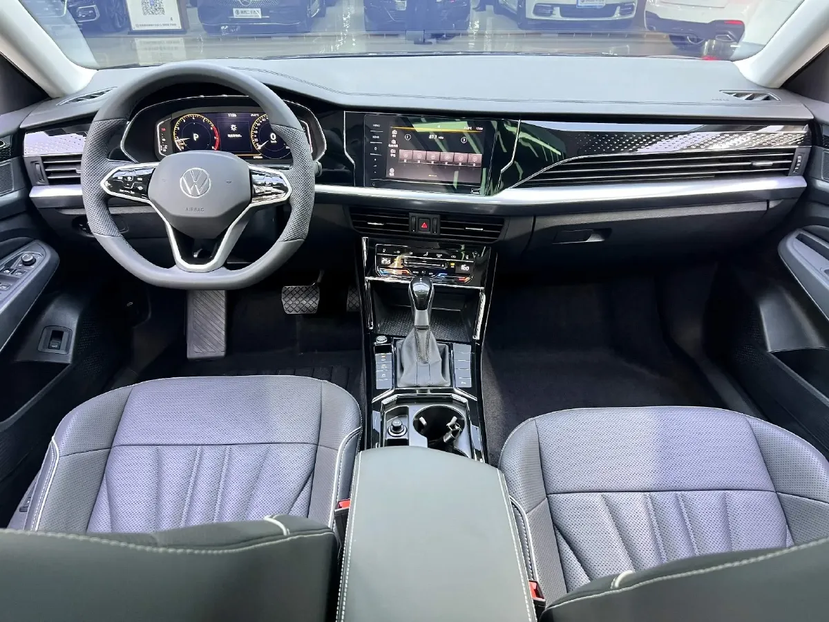 2025 Volkswagen Passat 2.0T 186HP L4 7DCT,autocango,china used car exporter,china ev exporter,chinese used car exporter,chinese used ev exporter