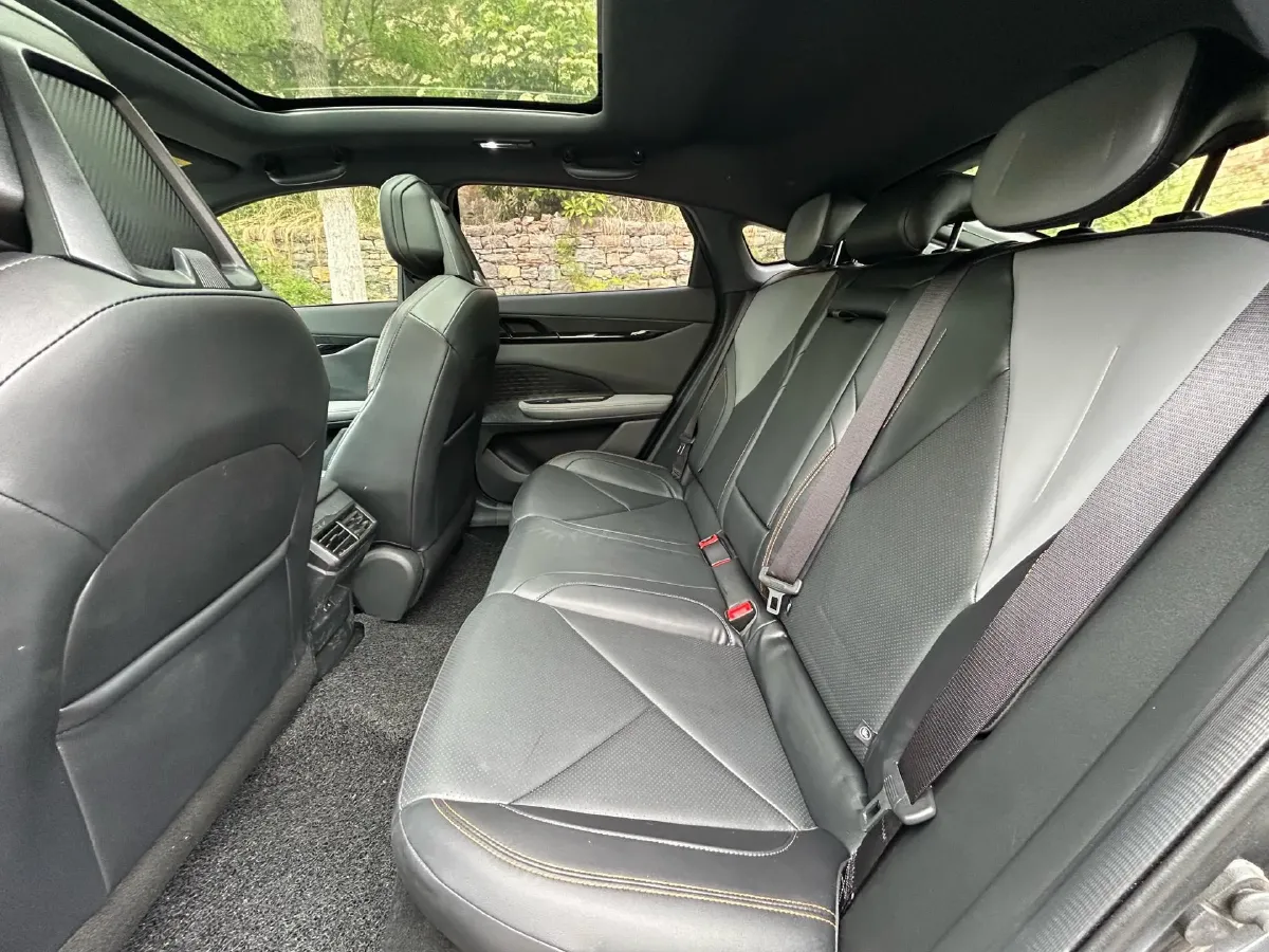 2022 ChangAn UNI-V 1.5T 188HP L4 7DCT,autocango,china used car exporter,china ev exporter,chinese used car exporter,chinese used ev exporter