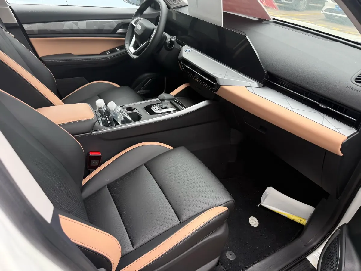 2024 Geely OkavangoPRO 1.5T 181HP L4 7DCT,autocango,china used car exporter,china ev exporter,chinese used car exporter,chinese used ev exporter