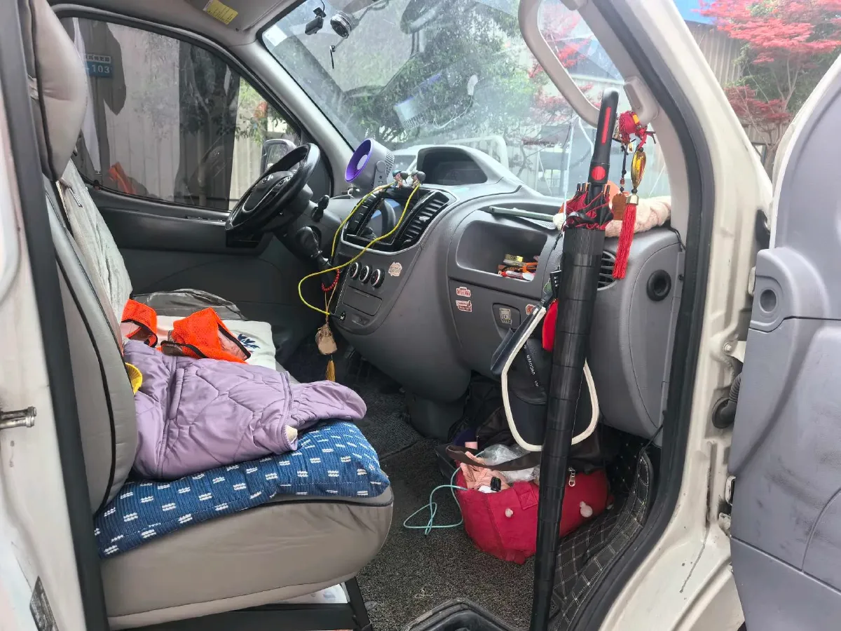 2021 MAXUS XinTu V80 2.0T 127HP L4 6MT,autocango,china used car exporter,china ev exporter,chinese used car exporter,chinese used ev exporter