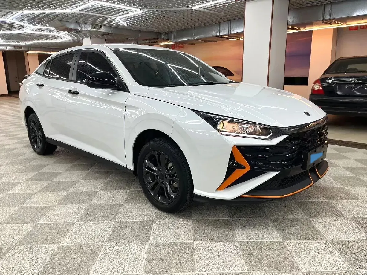 2023 DongFeng Aeolus YiXuan 1.5L 125HP L4 6DCT,autocango,china used car exporter,china ev exporter,chinese used car exporter,chinese used ev exporter