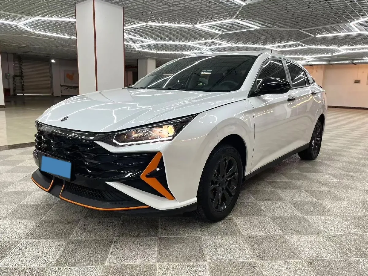 2023 DongFeng Aeolus YiXuan 1.5L 125HP L4 6DCT,autocango,china used car exporter,china ev exporter,chinese used car exporter,chinese used ev exporter