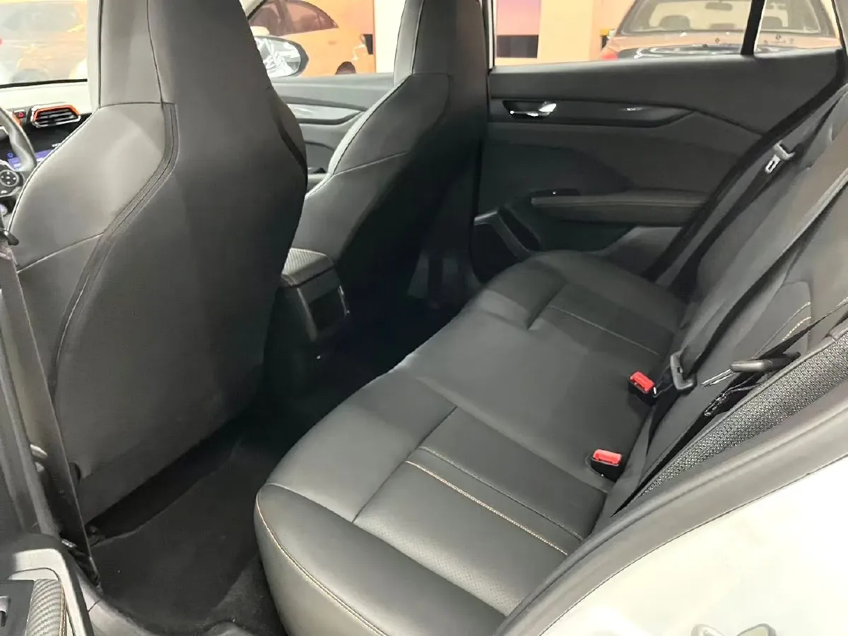 2023 DongFeng Aeolus YiXuan 1.5L 125HP L4 6DCT,autocango,china used car exporter,china ev exporter,chinese used car exporter,chinese used ev exporter