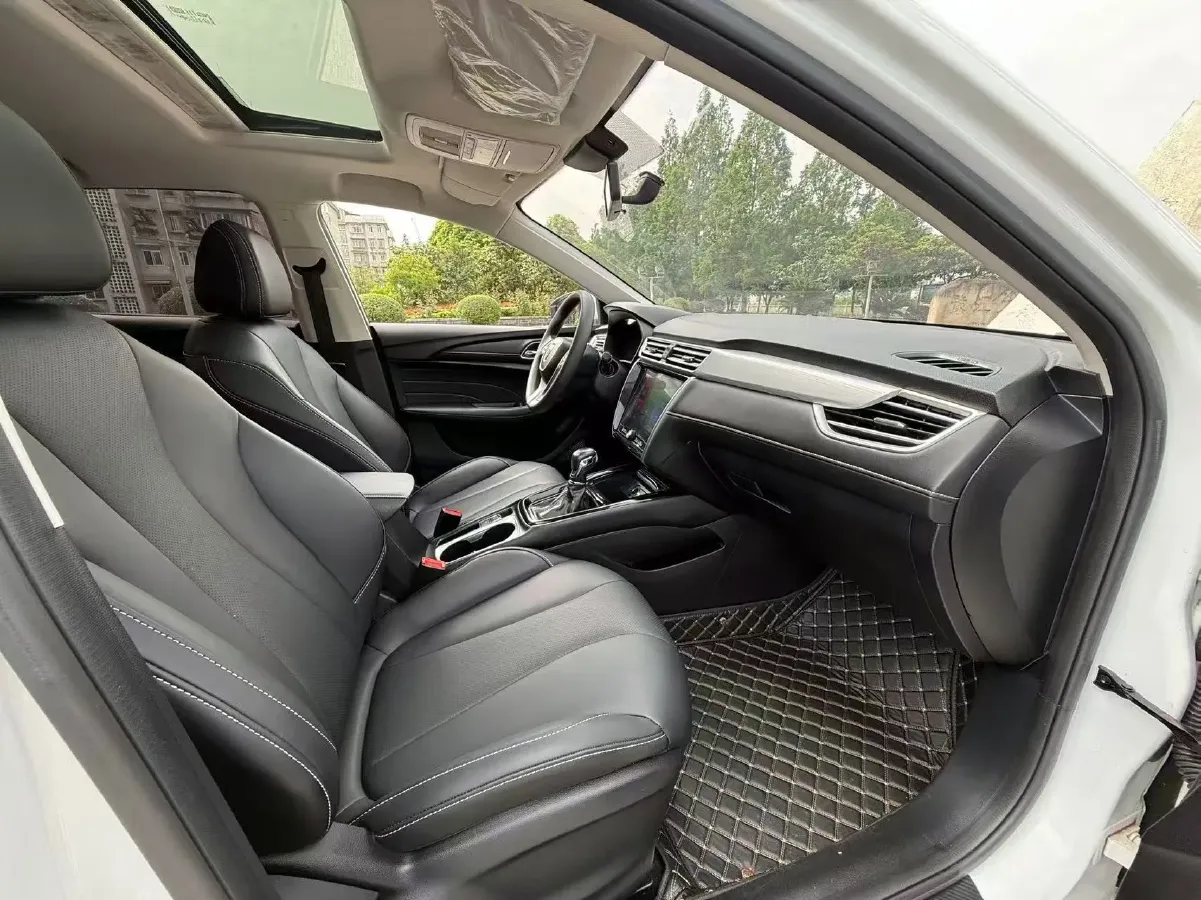 2021 Roewe i5 1.5L 120HP L4 CVT,autocango,china used car exporter,china ev exporter,chinese used car exporter,chinese used ev exporter