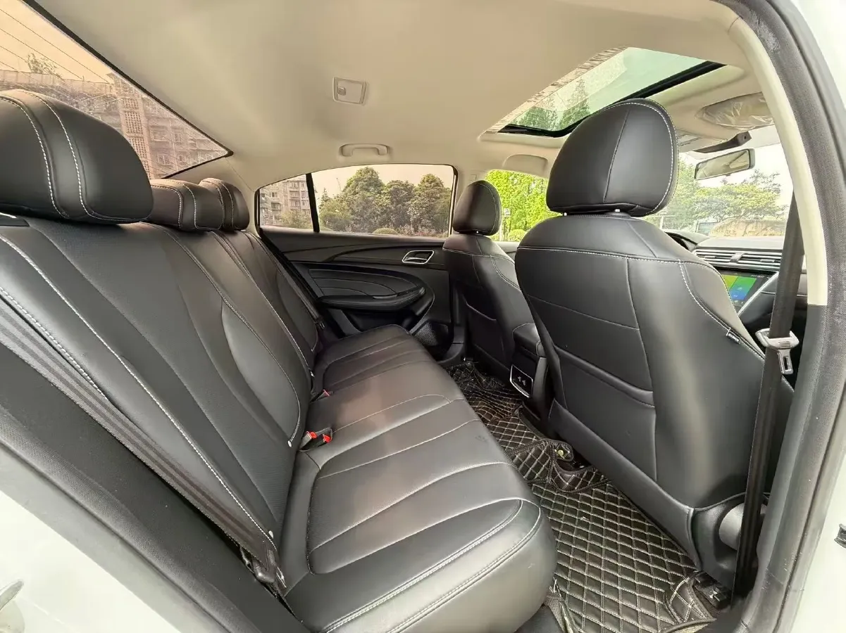 2021 Roewe i5 1.5L 120HP L4 CVT,autocango,china used car exporter,china ev exporter,chinese used car exporter,chinese used ev exporter