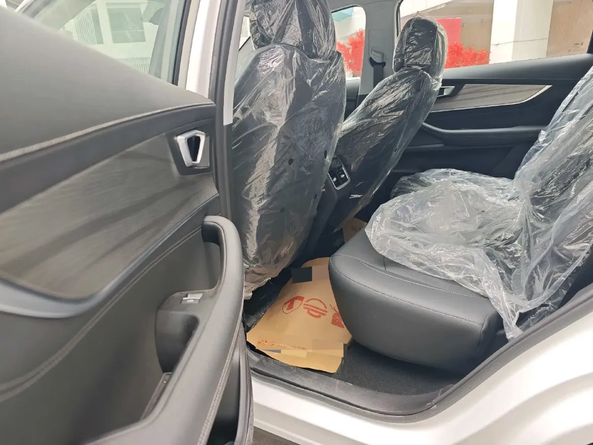 2023 Chery Tiggo 8 Plus 1.6T 197HP L4 7DCT,autocango,china used car exporter,china ev exporter,chinese used car exporter,chinese used ev exporter