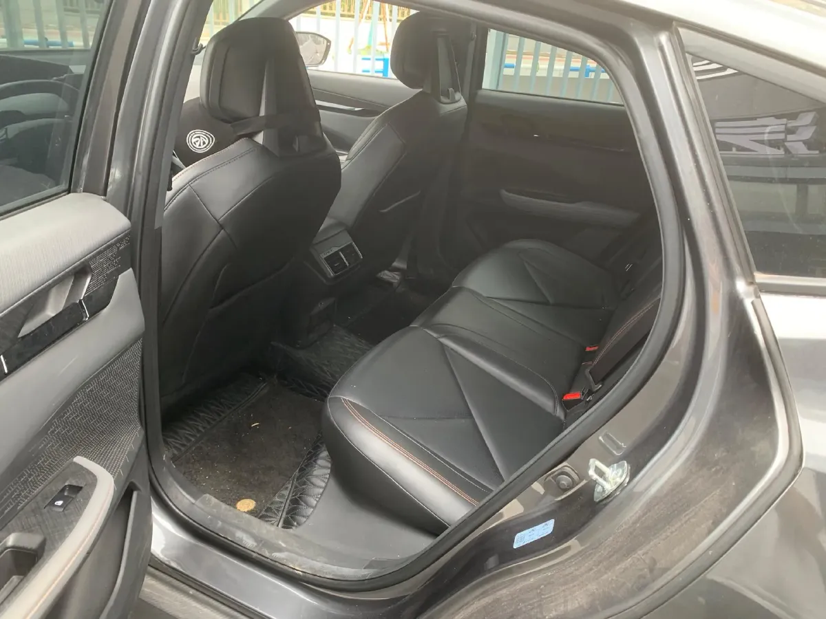 2022 ChangAn UNI-V 1.5T 188HP L4 7DCT,autocango,china used car exporter,china ev exporter,chinese used car exporter,chinese used ev exporter