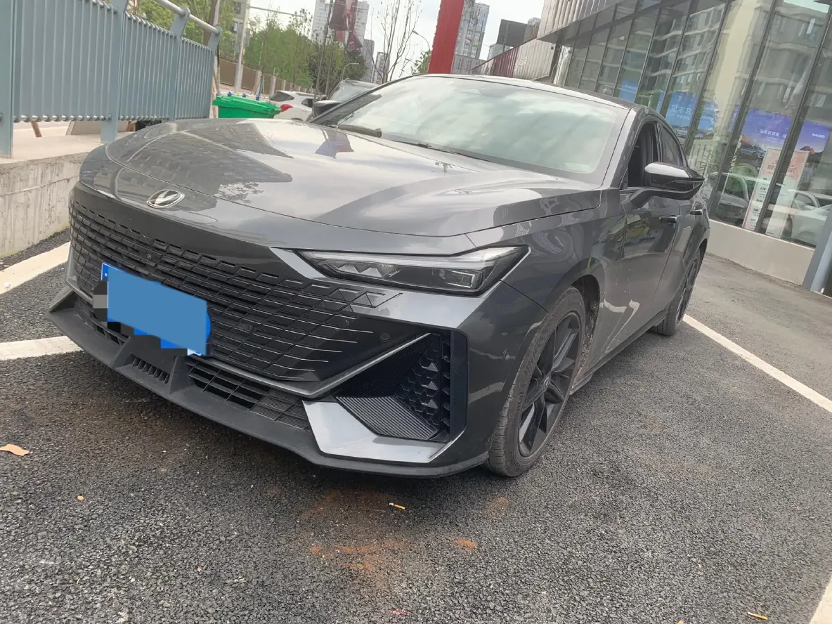 2022 ChangAn UNI-V 1.5T 188HP L4 7DCT,autocango,china used car exporter,china ev exporter,chinese used car exporter,chinese used ev exporter