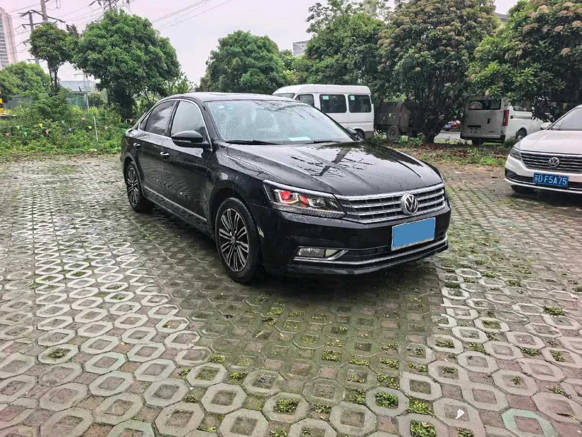 2017 Volkswagen Passat 2.0T 220HP L4 7DCT,autocango,china used car exporter,china ev exporter,chinese used car exporter,chinese used ev exporter