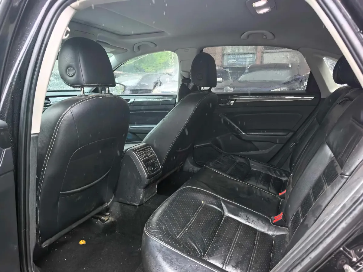 2017 Volkswagen Passat 2.0T 220HP L4 7DCT,autocango,china used car exporter,china ev exporter,chinese used car exporter,chinese used ev exporter