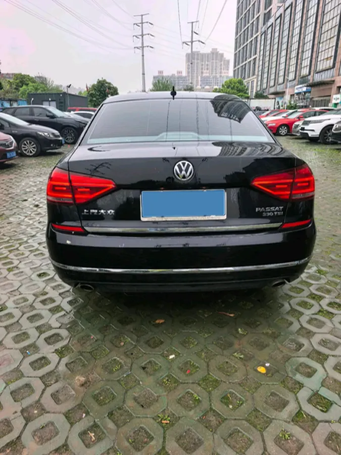 2017 Volkswagen Passat 2.0T 220HP L4 7DCT,autocango,china used car exporter,china ev exporter,chinese used car exporter,chinese used ev exporter