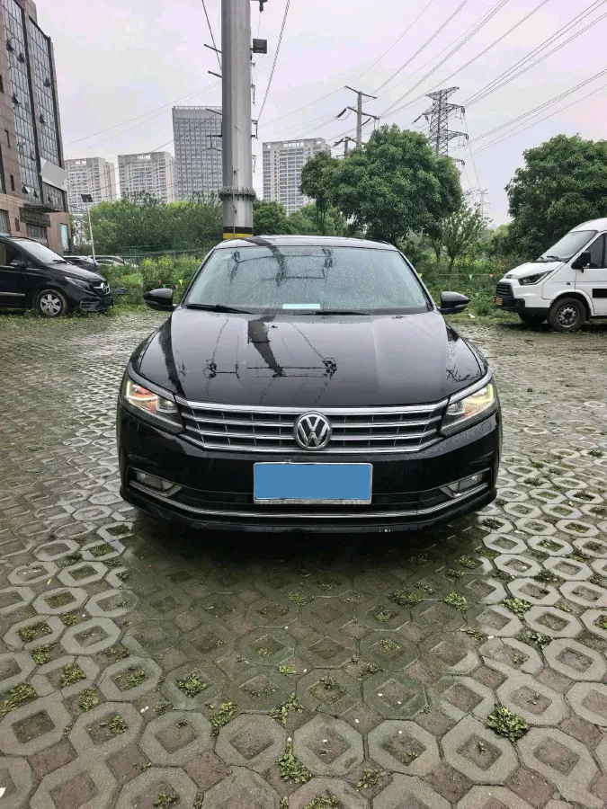 2017 Volkswagen Passat 2.0T 220HP L4 7DCT,autocango,china used car exporter,china ev exporter,chinese used car exporter,chinese used ev exporter